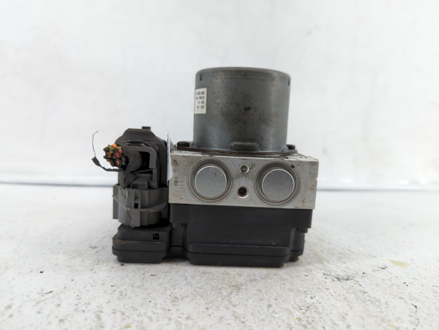 2017-2018 Hyundai Elantra ABS Pump Control Module Replacement P/N:58900-F2500 58920-F2500 Fits Fits 2017 2018 OEM Used Auto 