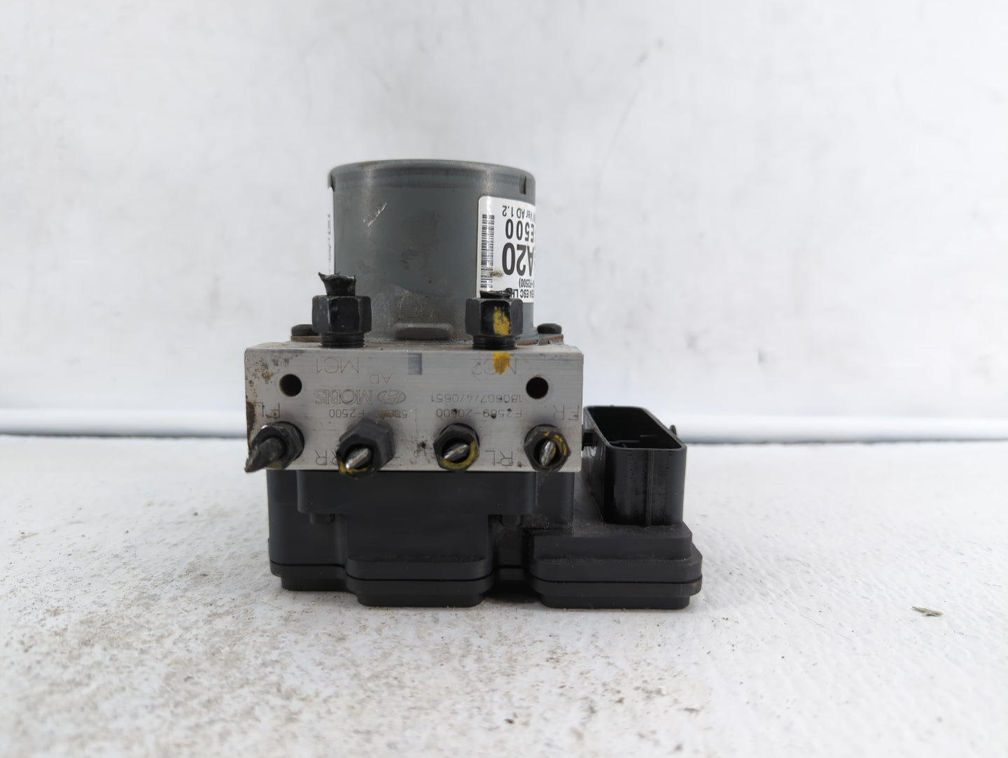 2017-2018 Hyundai Elantra ABS Pump Control Module Replacement P/N:58900-F2500 58920-F2500 Fits Fits 2017 2018 OEM Used Auto 
