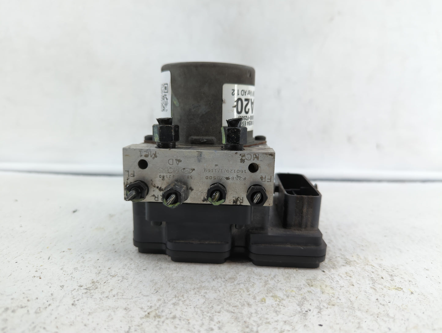 2017-2018 Hyundai Elantra ABS Pump Control Module Replacement P/N:58900-F2500 58920-F2500 Fits Fits 2017 2018 OEM Used Auto 