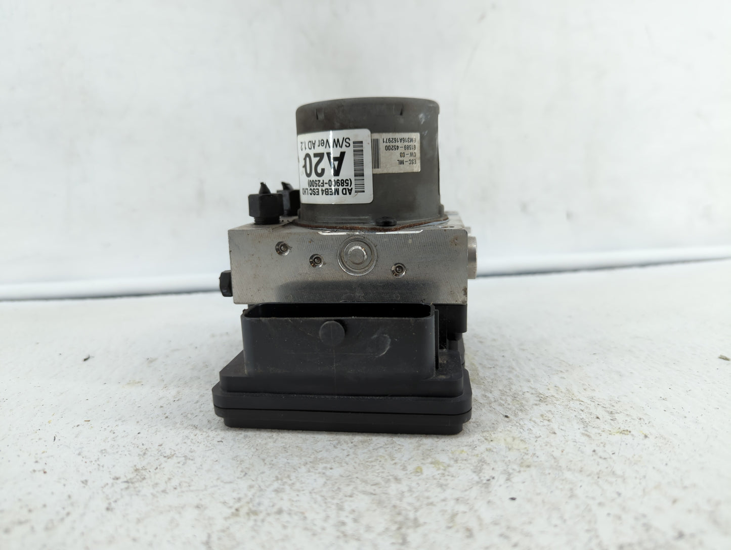 2017-2018 Hyundai Elantra ABS Pump Control Module Replacement P/N:58900-F2500 58920-F2500 Fits Fits 2017 2018 OEM Used Auto 
