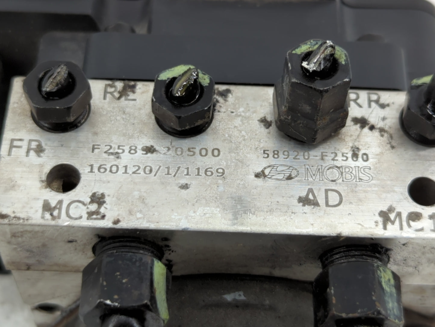 2017-2018 Hyundai Elantra ABS Pump Control Module Replacement P/N:58900-F2500 58920-F2500 Fits Fits 2017 2018 OEM Used Auto 