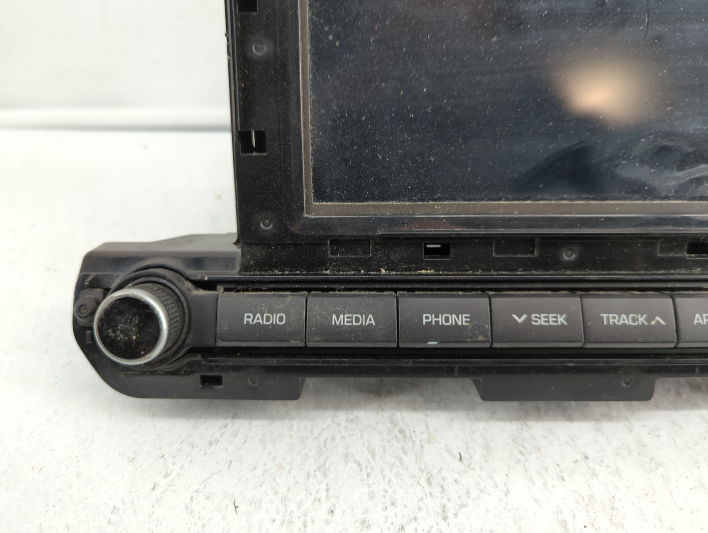 2017-2018 Hyundai Elantra Am Fm Cd Player Radio Receiver - Oemusedautoparts1.com