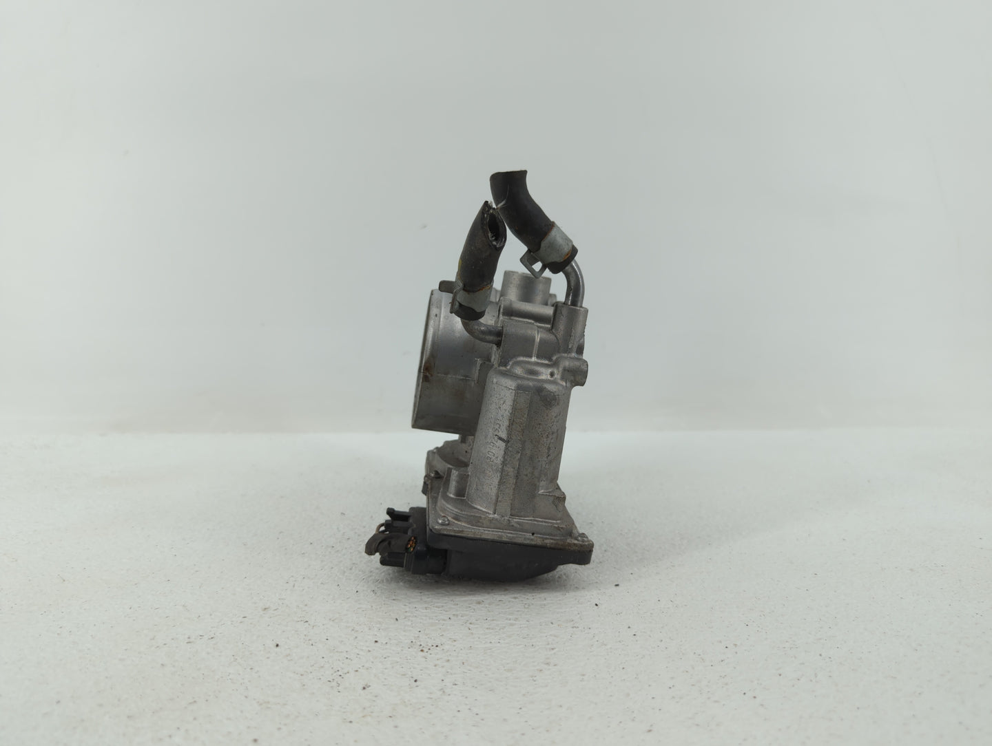 2011-2018 Hyundai Elantra Throttle Body P/N:35100-2E000 1302150124 Fits Fits 2011 2012 2013 2014 2015 2016 2017 2018 2019 OE