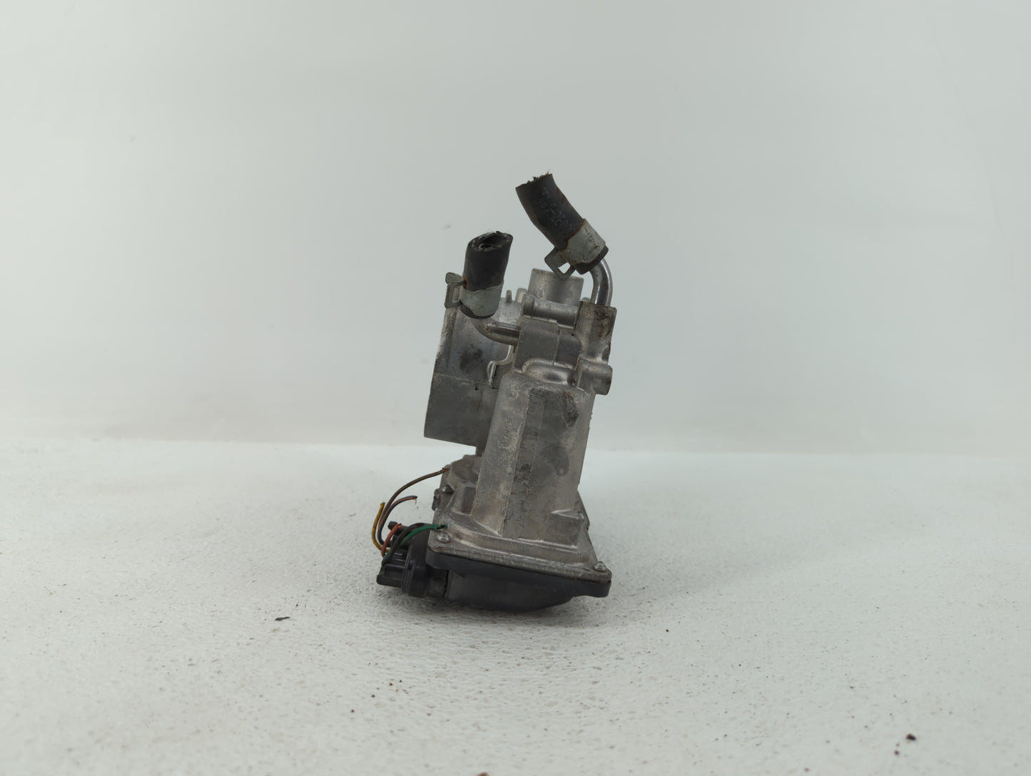 2011-2018 Hyundai Elantra Throttle Body P/N:35100-2E000 1302150124 Fits Fits 2011 2012 2013 2014 2015 2016 2017 2018 2019 OE