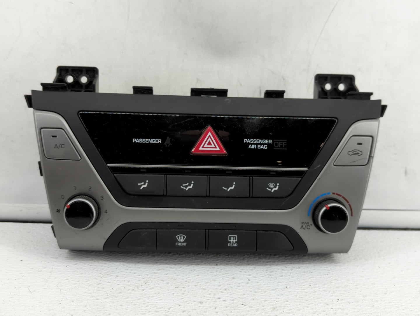 2017-2018 Hyundai Elantra Climate Control Module Temperature AC/Heater Replacement P/N:97250-F2XXX 97250-F20614X Fits OEM Us