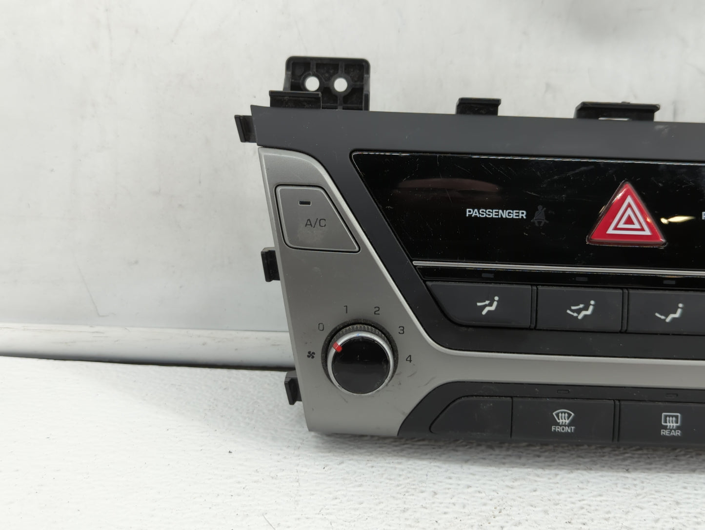 2017-2018 Hyundai Elantra Climate Control Module Temperature AC/Heater Replacement P/N:97250-F2XXX 97250-F20614X Fits OEM Us