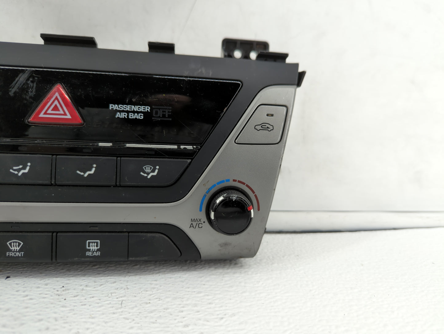 2017-2018 Hyundai Elantra Climate Control Module Temperature AC/Heater Replacement P/N:97250-F20614X 97250-F2231RET Fits OEM