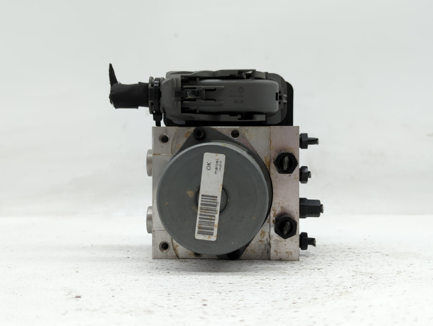2017-2018 Hyundai Elantra ABS Pump Control Module Replacement P/N:58900-F2500 58920-F2500 Fits Fits 2017 2018 OEM Used Auto 