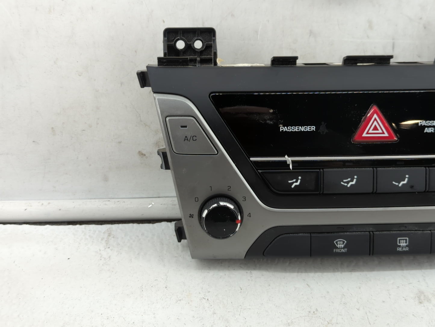 2017-2018 Hyundai Elantra Climate Control Module Temperature AC/Heater Replacement P/N:97250-F2XXX 97250-F20614X Fits OEM Us