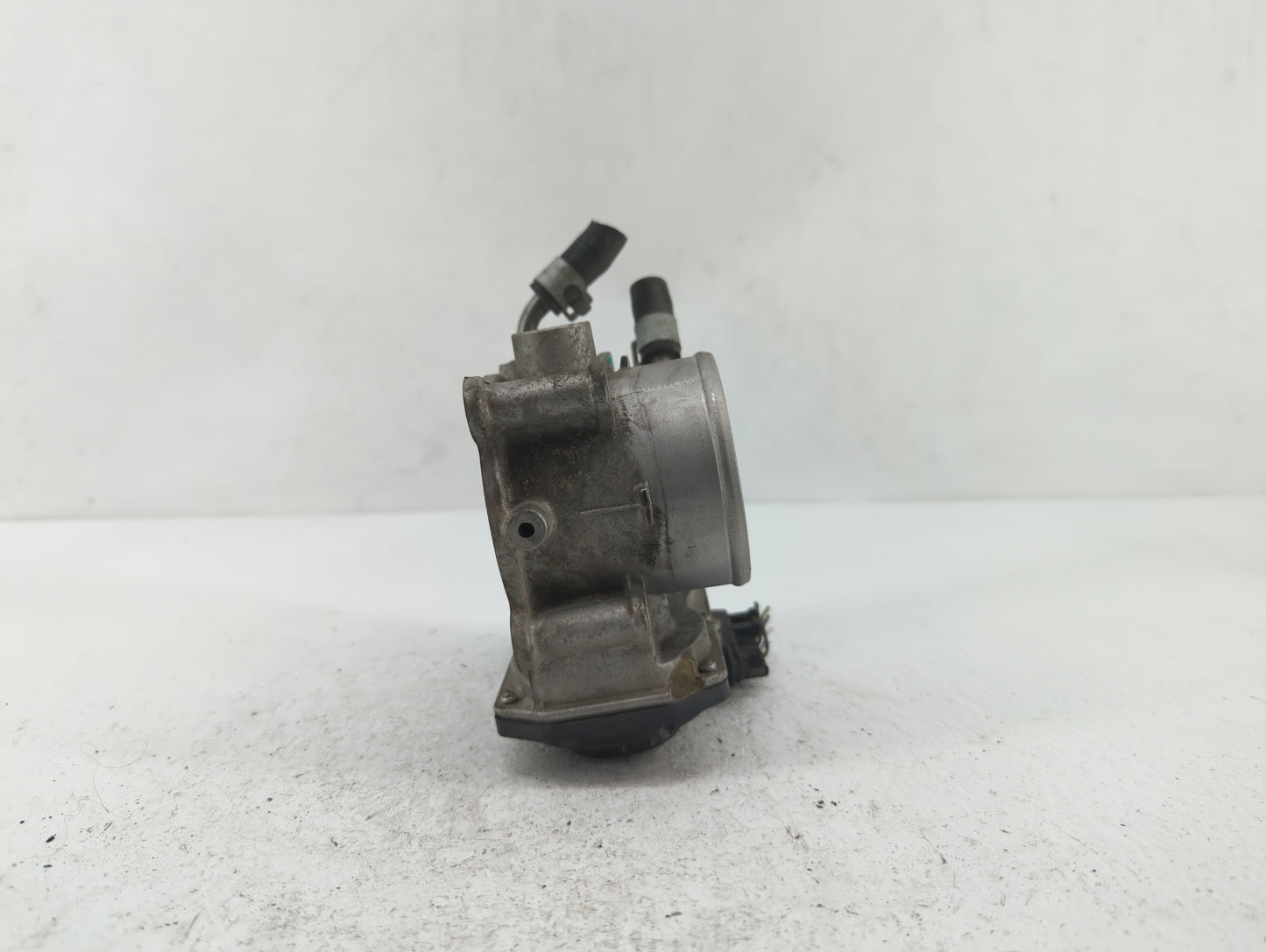 2011-2018 Hyundai Elantra Throttle Body P/N:35100-2E000 1302150124 Fits Fits 2011 2012 2013 2014 2015 2016 2017 2018 2019 OE