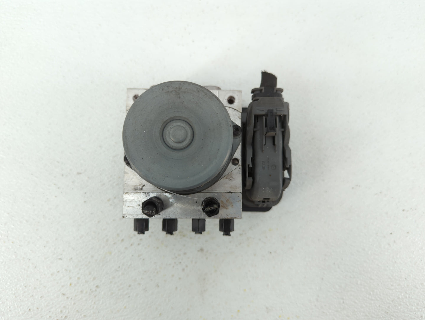 2017-2018 Hyundai Elantra ABS Pump Control Module Replacement P/N:2589-20500 58900-F2500, 58920-F2500 Fits Fits 2017 2018 OE