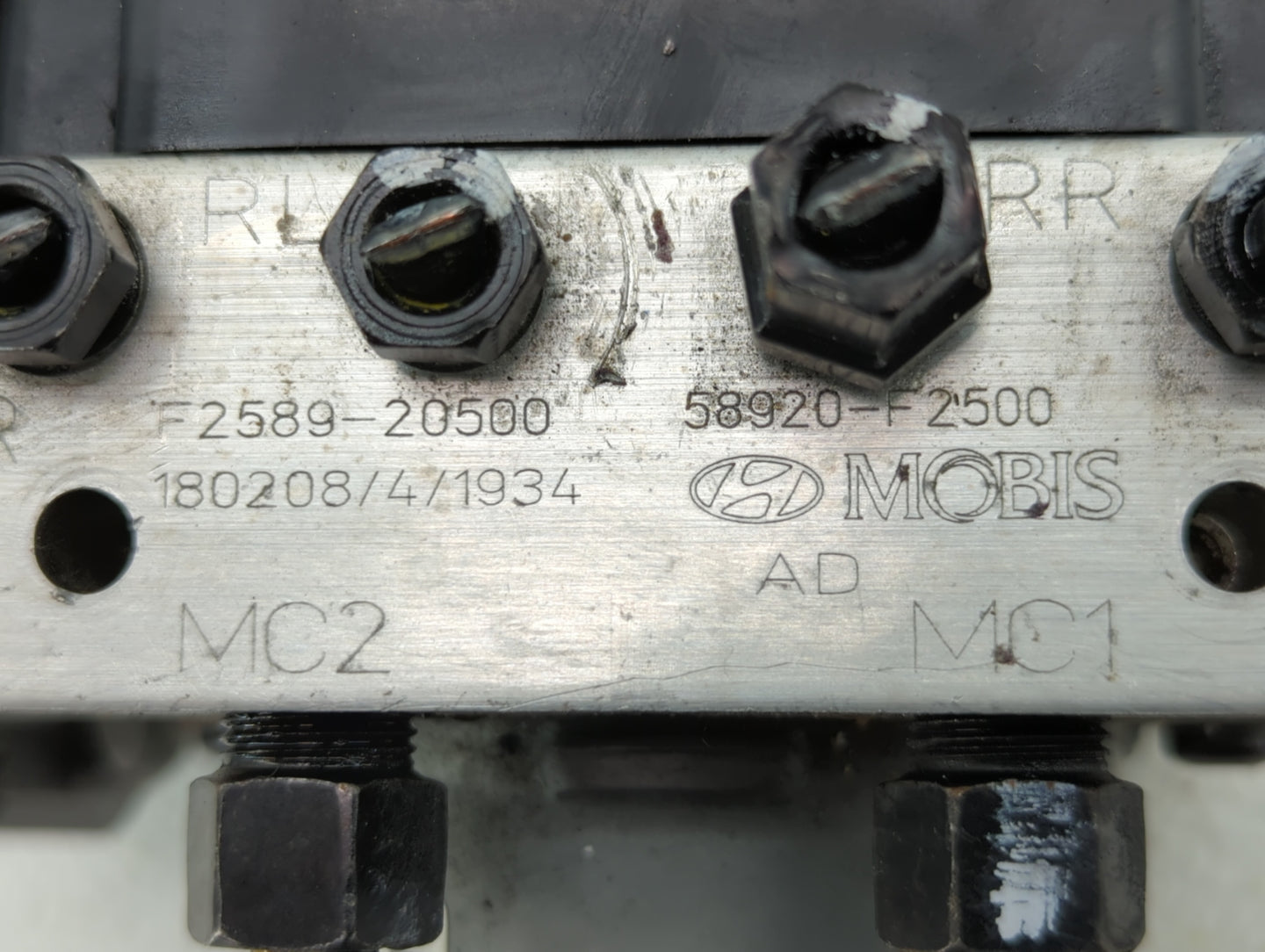 2017-2018 Hyundai Elantra ABS Pump Control Module Replacement P/N:58900-F2500 58920-F2500 Fits Fits 2017 2018 OEM Used Auto 