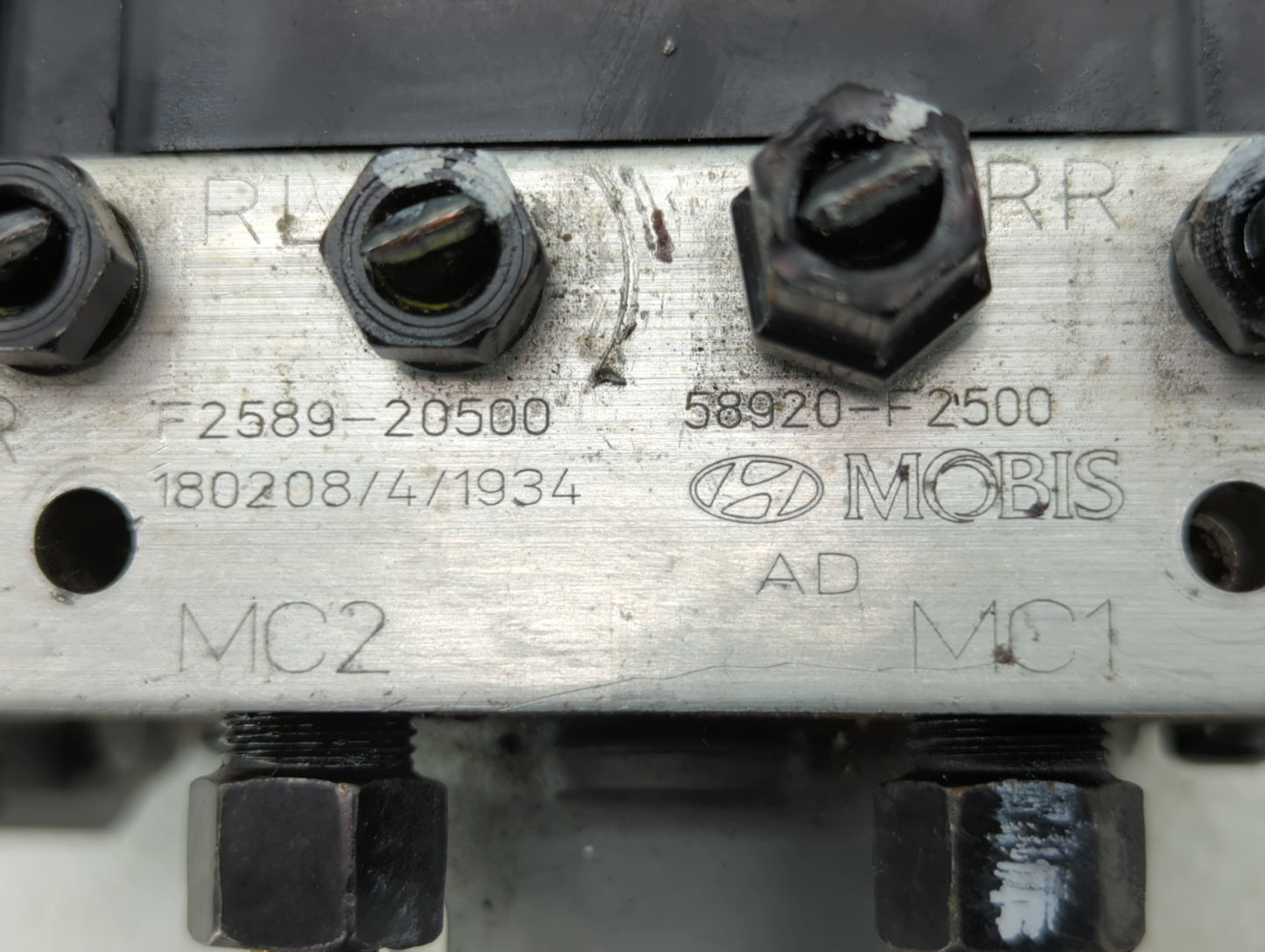 2017-2018 Hyundai Elantra ABS Pump Control Module Replacement P/N:58900-F2500 58920-F2500 Fits Fits 2017 2018 OEM Used Auto 