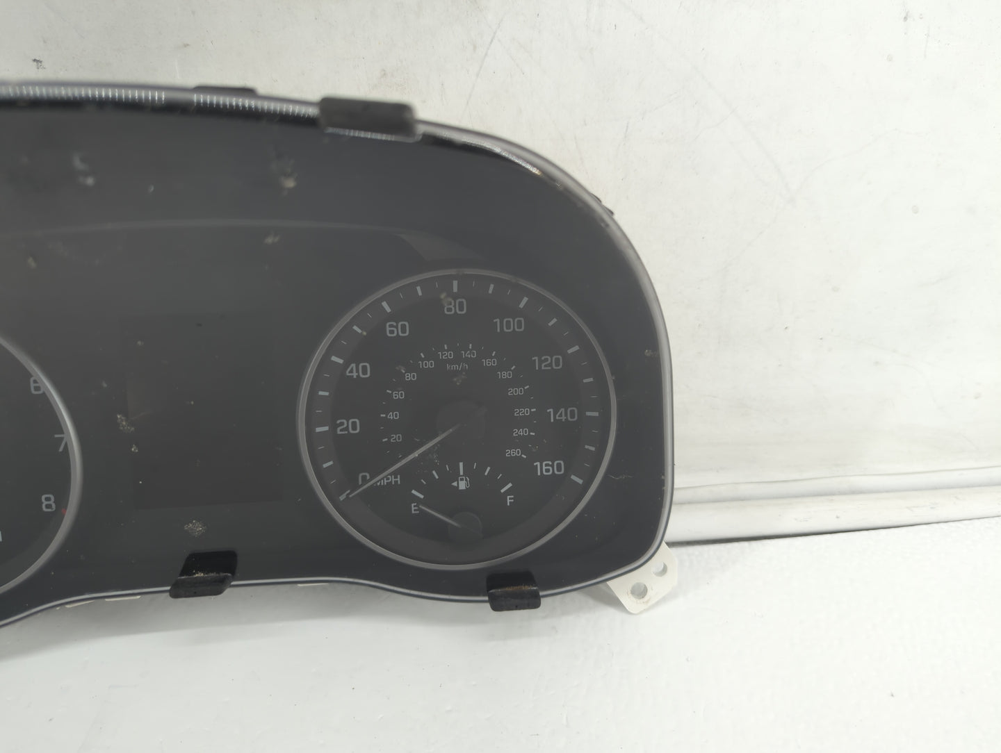2017-2018 Hyundai Elantra Instrument Cluster Speedometer Gauges P/N:94001-F2060 Fits Fits 2017 2018 OEM Used Auto Parts - Oe