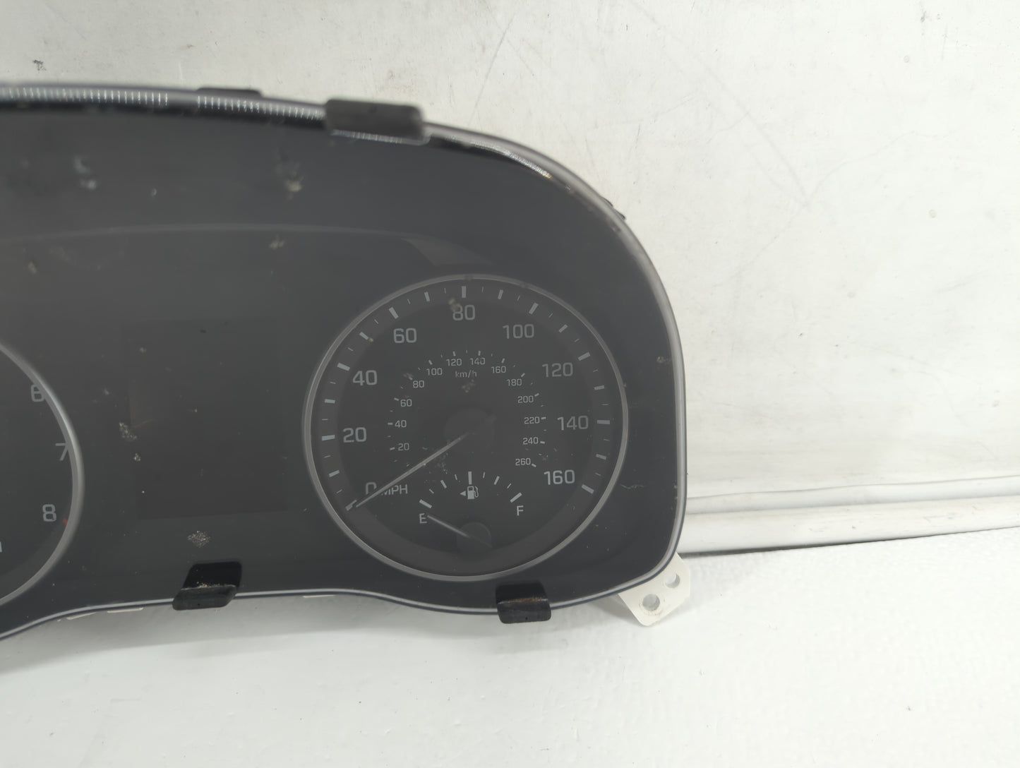 2017-2018 Hyundai Elantra Instrument Cluster Speedometer Gauges P/N:94001-F2060 Fits Fits 2017 2018 OEM Used Auto Parts - Oe