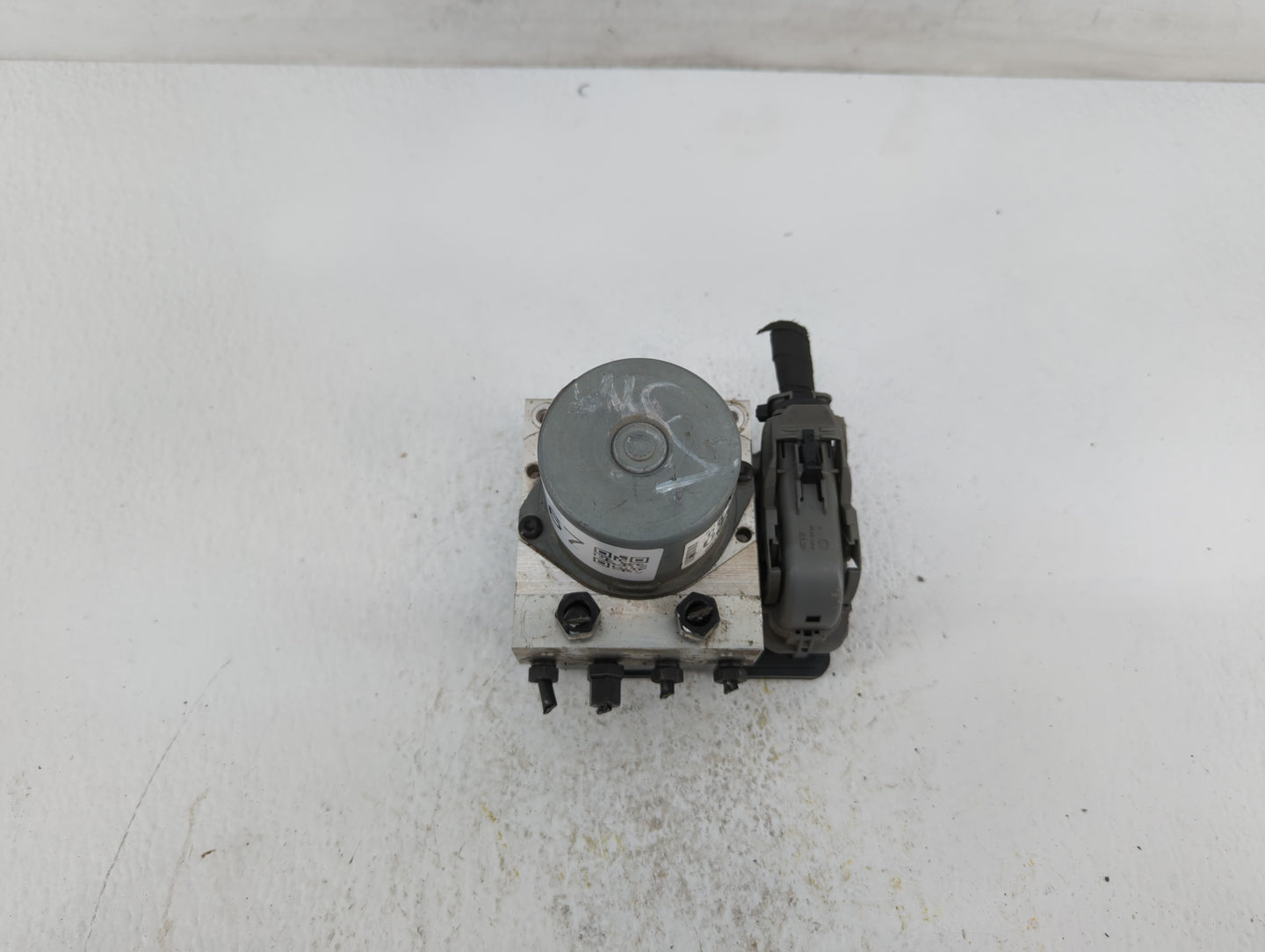 2017-2018 Hyundai Elantra ABS Pump Control Module Replacement P/N:58900-F2500 58920-F2500 Fits Fits 2017 2018 OEM Used Auto 