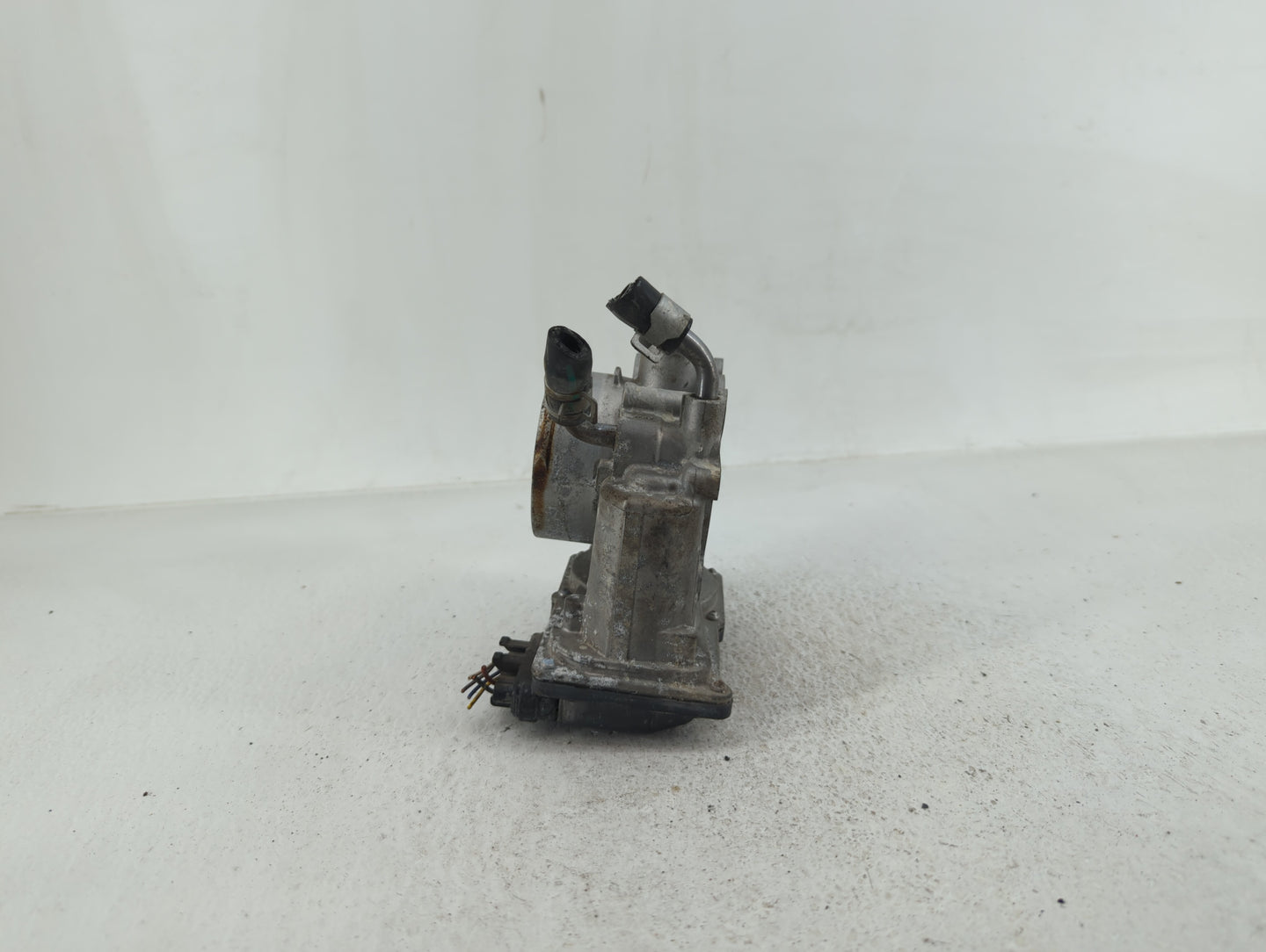 2011-2020 Hyundai Elantra Throttle Body P/N:35100-2E000 35100-2E710 Fits OEM Used Auto Parts - Oemusedautoparts1.com