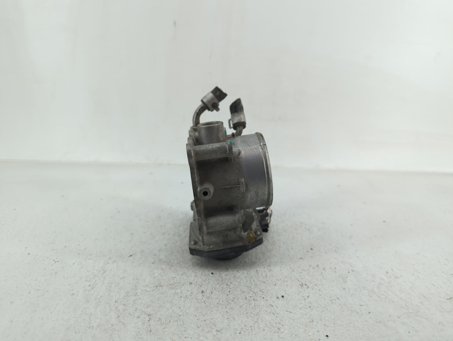 2011-2020 Hyundai Elantra Throttle Body P/N:35100-2E000 35100-2E710 Fits OEM Used Auto Parts - Oemusedautoparts1.com