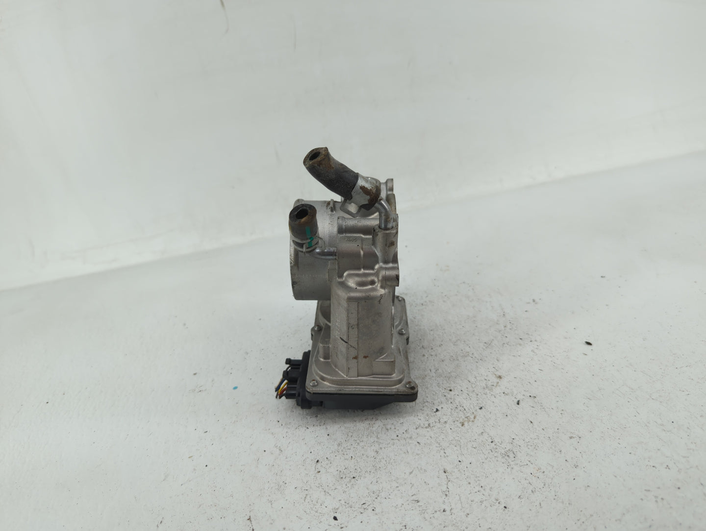 2011-2020 Hyundai Elantra Throttle Body P/N:35100-2E000 35100-2E710 Fits OEM Used Auto Parts - Oemusedautoparts1.com