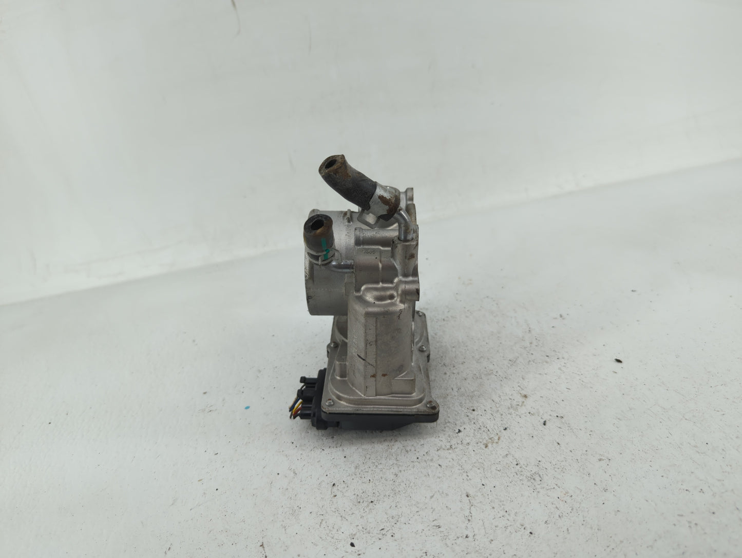 2011-2020 Hyundai Elantra Throttle Body P/N:35100-2E000 35100-2E710 Fits OEM Used Auto Parts - Oemusedautoparts1.com