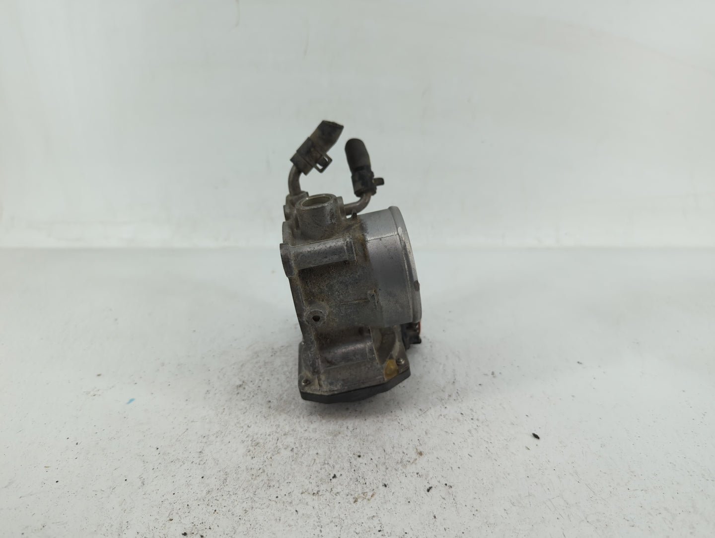 2011-2020 Hyundai Elantra Throttle Body P/N:35100-2E000 35100-2E710 Fits OEM Used Auto Parts - Oemusedautoparts1.com