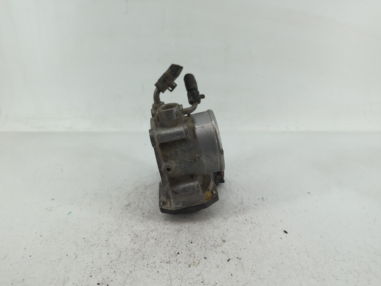 2011-2020 Hyundai Elantra Throttle Body P/N:35100-2E000 35100-2E710 Fits OEM Used Auto Parts - Oemusedautoparts1.com