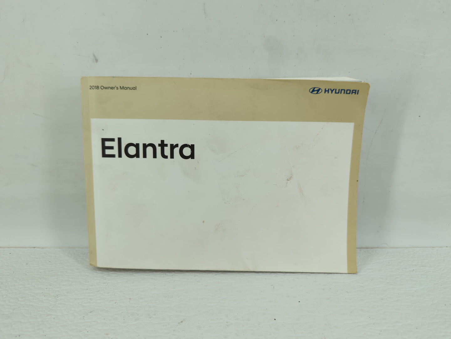 2018 Hyundai Elantra Owners Manual Book Guide P/N:JF3O-EU7OE OEM Used Auto Parts - Oemusedautoparts1.com