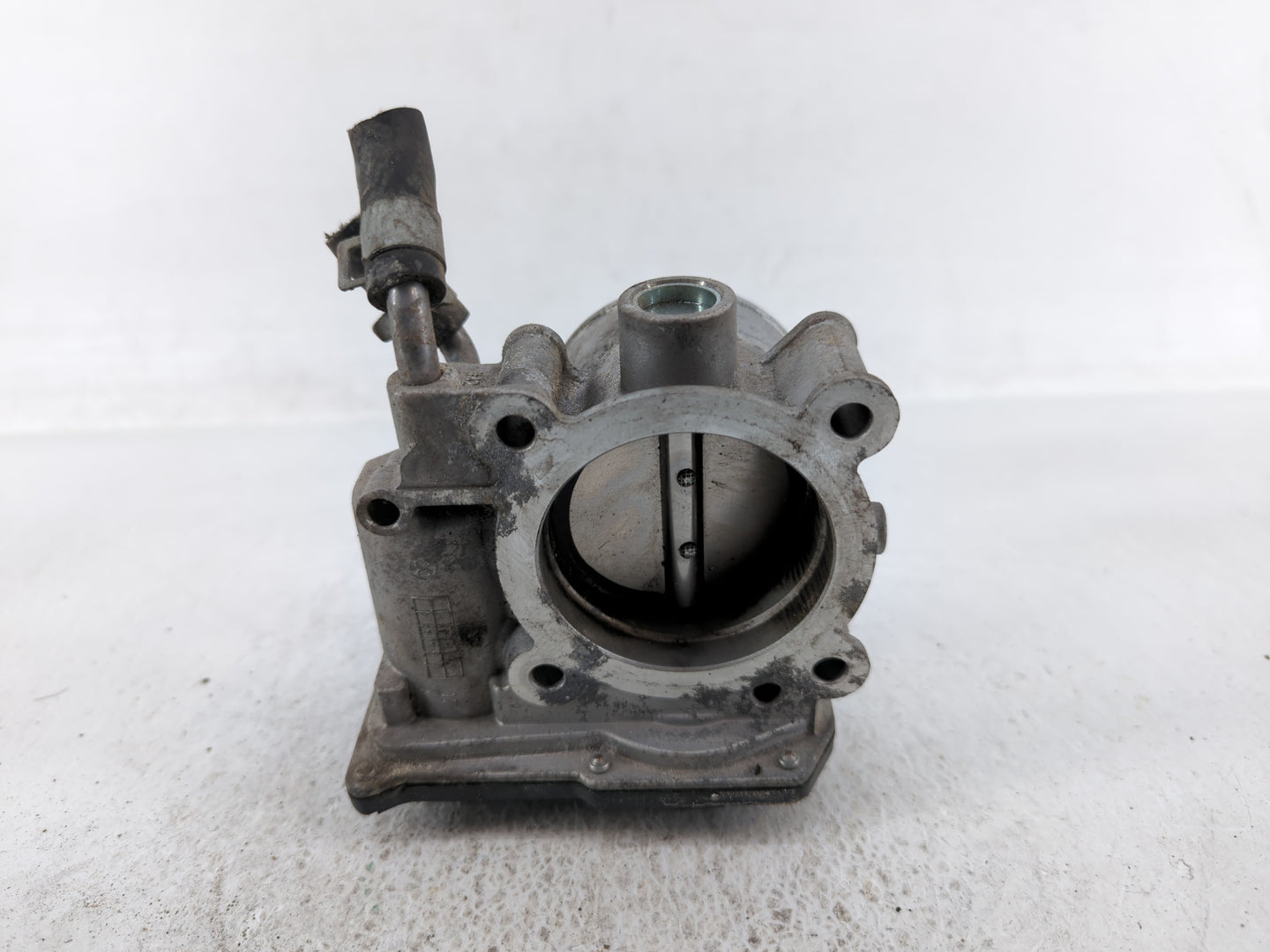 2011-2020 Hyundai Elantra Throttle Body P/N:35100-2E000 35100-2E710 Fits OEM Used Auto Parts - Oemusedautoparts1.com