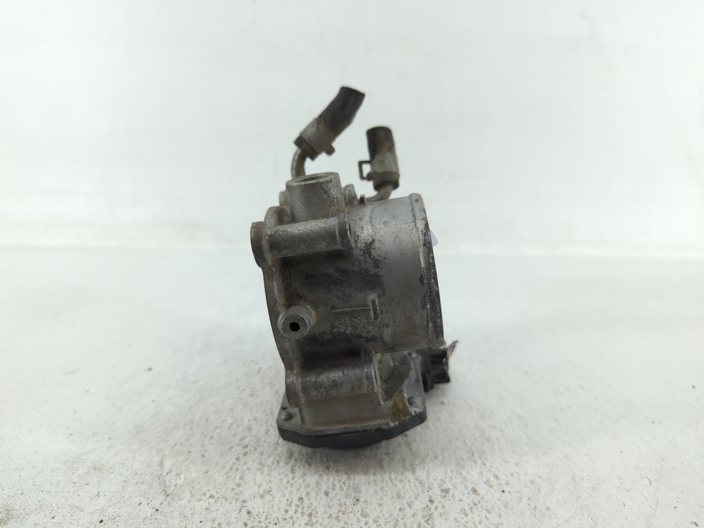 2011-2020 Hyundai Elantra Throttle Body P/N:35100-2E000 35100-2E710 Fits OEM Used Auto Parts - Oemusedautoparts1.com