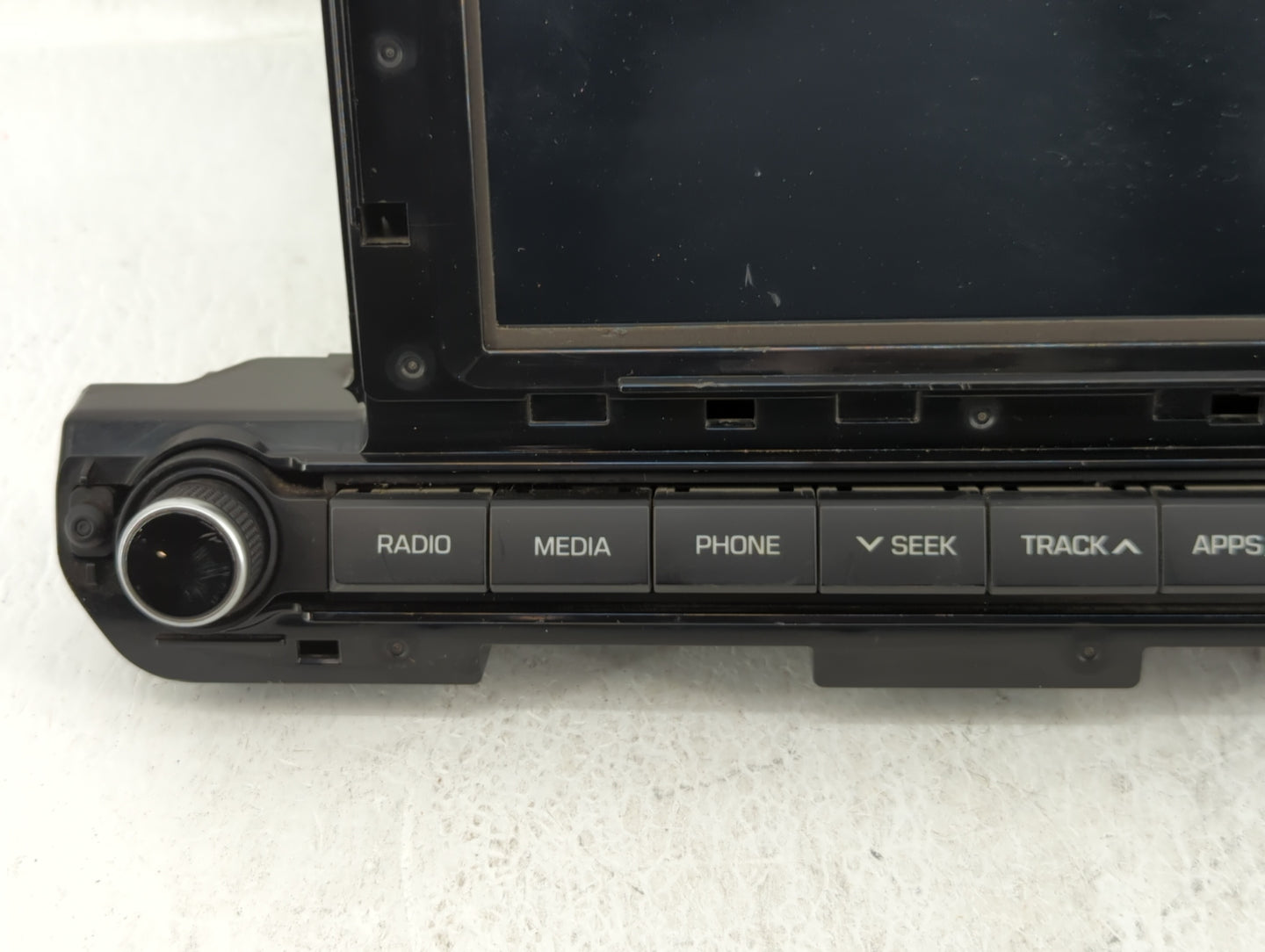 2017-2018 Hyundai Elantra Am Fm Cd Player Radio Receiver - Oemusedautoparts1.com