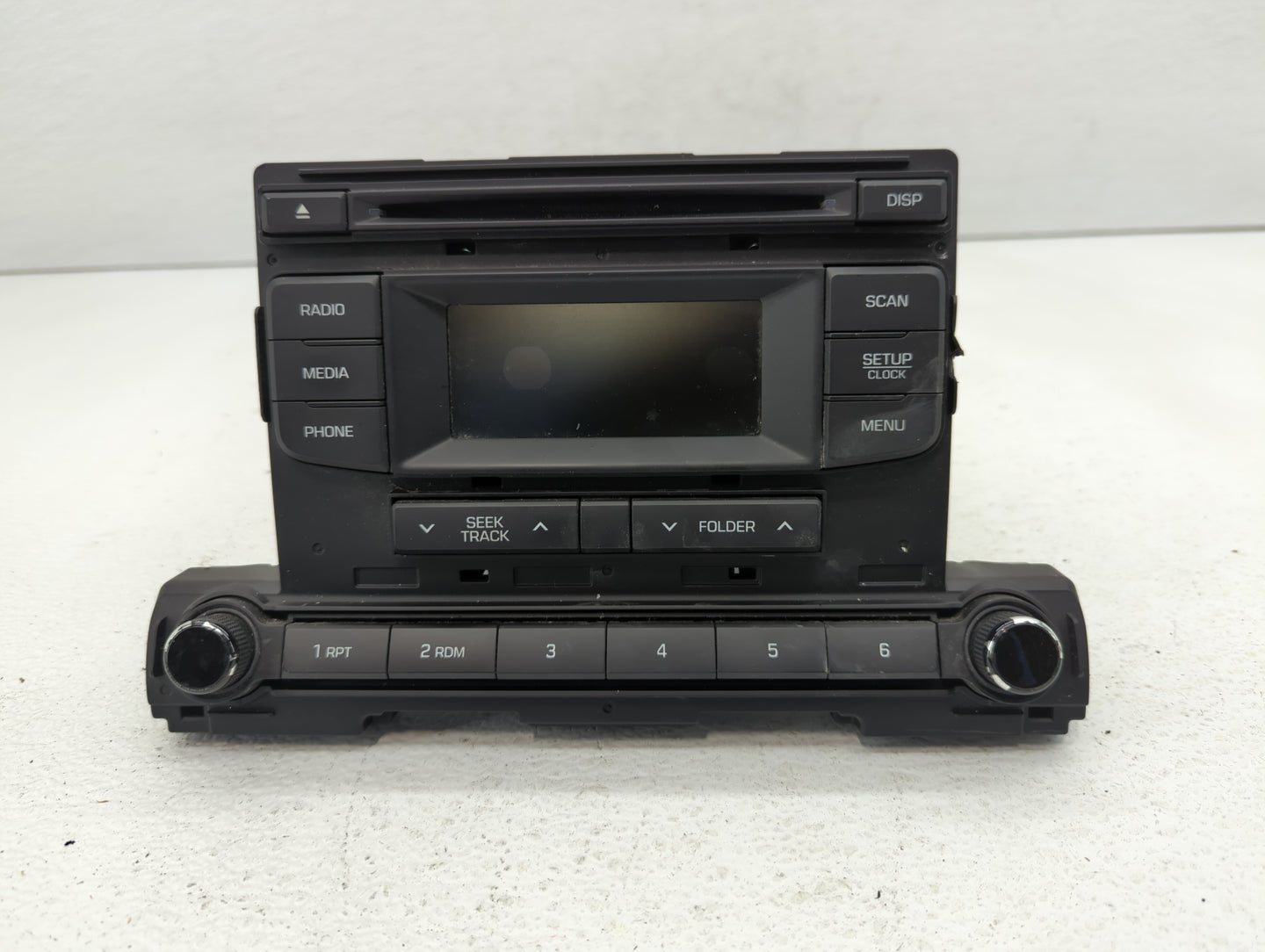 2017-2018 Hyundai Elantra Am Fm Cd Player Radio Receiver - Oemusedautoparts1.com