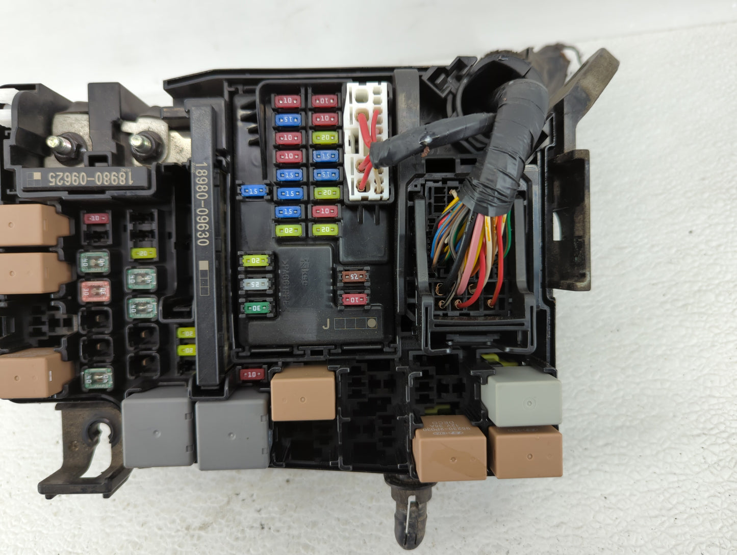 2018 Hyundai Elantra Fusebox Fuse Box Panel Relay Module P/N:91203 F2485A Fits OEM Used Auto Parts - Oemusedautoparts1.com