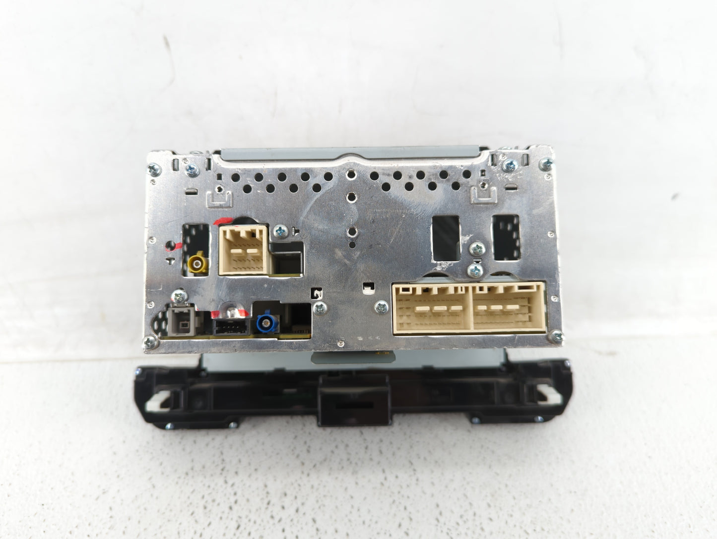 2017-2018 Hyundai Elantra Am Fm Cd Player Radio Receiver - Oemusedautoparts1.com
