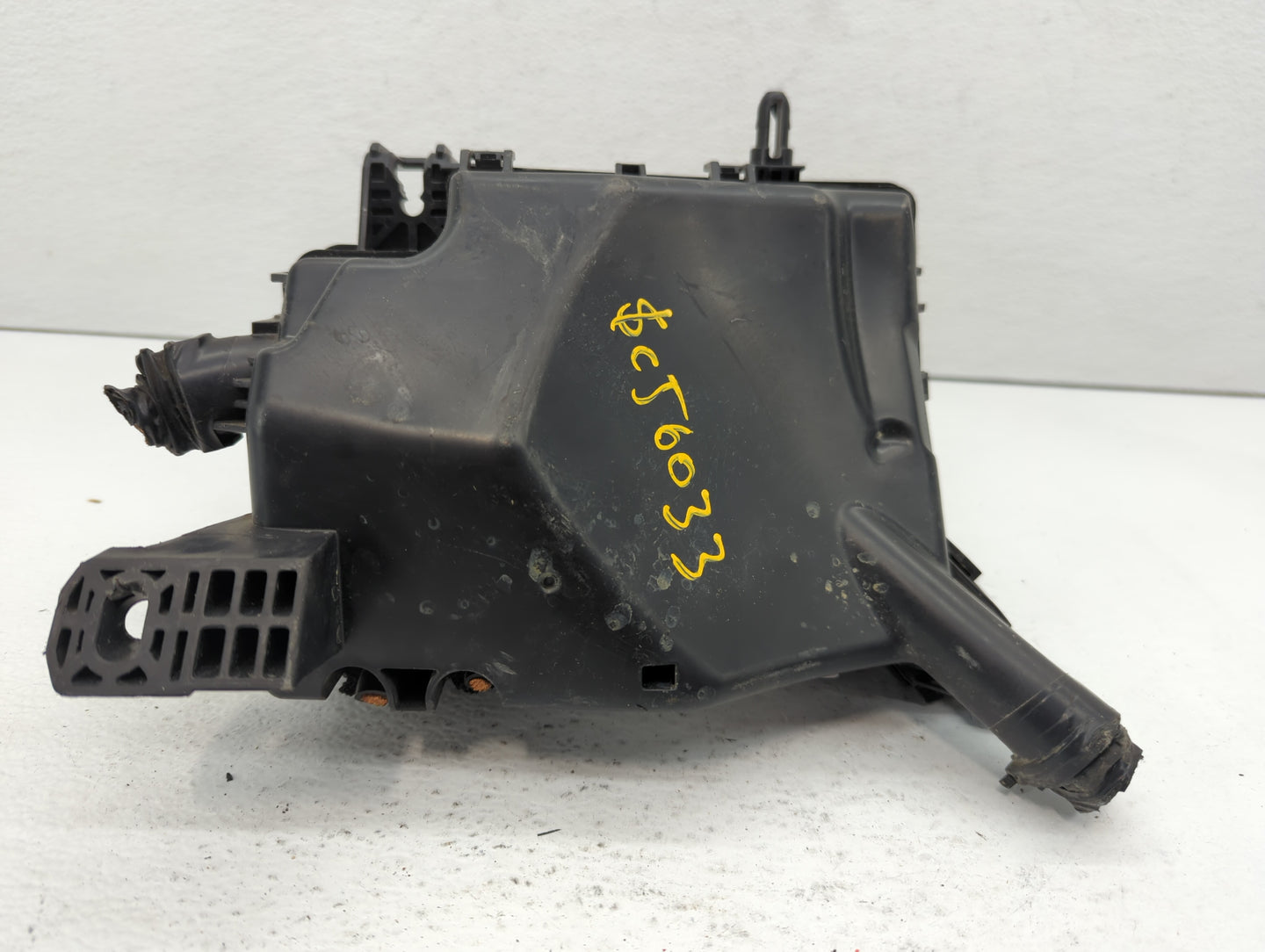 2018 Hyundai Elantra Fusebox Fuse Box Panel Relay Module P/N:91431-M7052 Fits OEM Used Auto Parts - Oemusedautoparts1.com