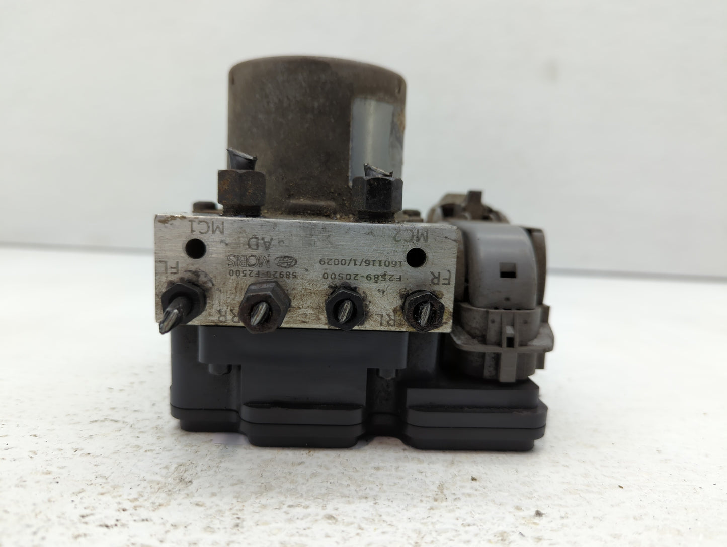 2017-2019 Hyundai Elantra ABS Pump Control Module Replacement P/N:58920-F2500 Fits Fits 2017 2018 2019 OEM Used Auto Parts -