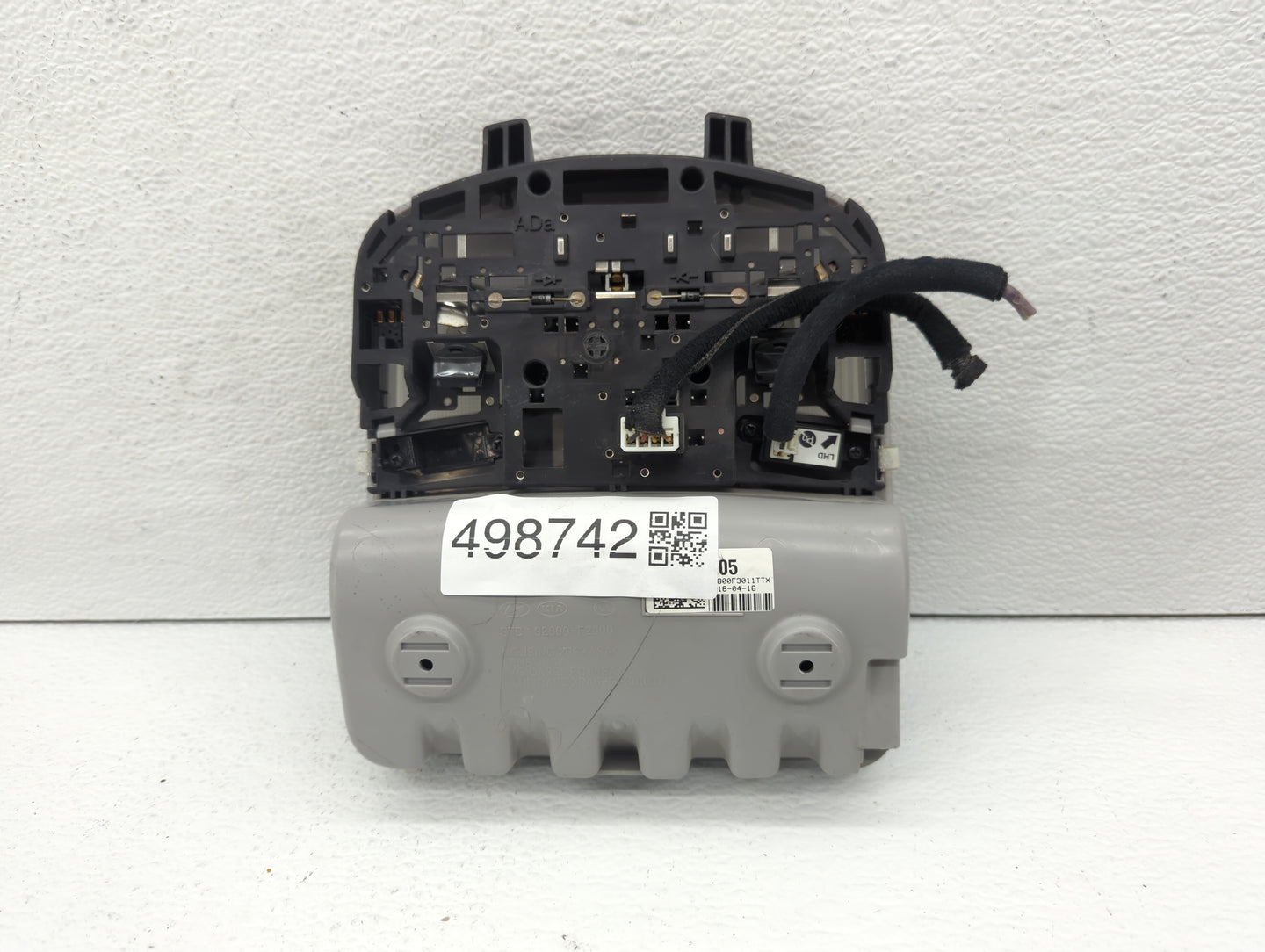 2018 Hyundai Elantra Overhead Roof Console Grey - Oemusedautoparts1.com