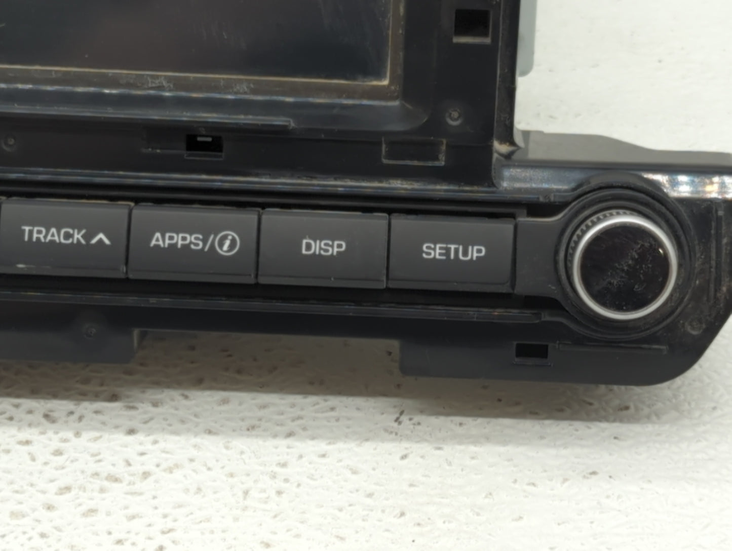 2017-2018 Hyundai Elantra Am Fm Cd Player Radio Receiver - Oemusedautoparts1.com