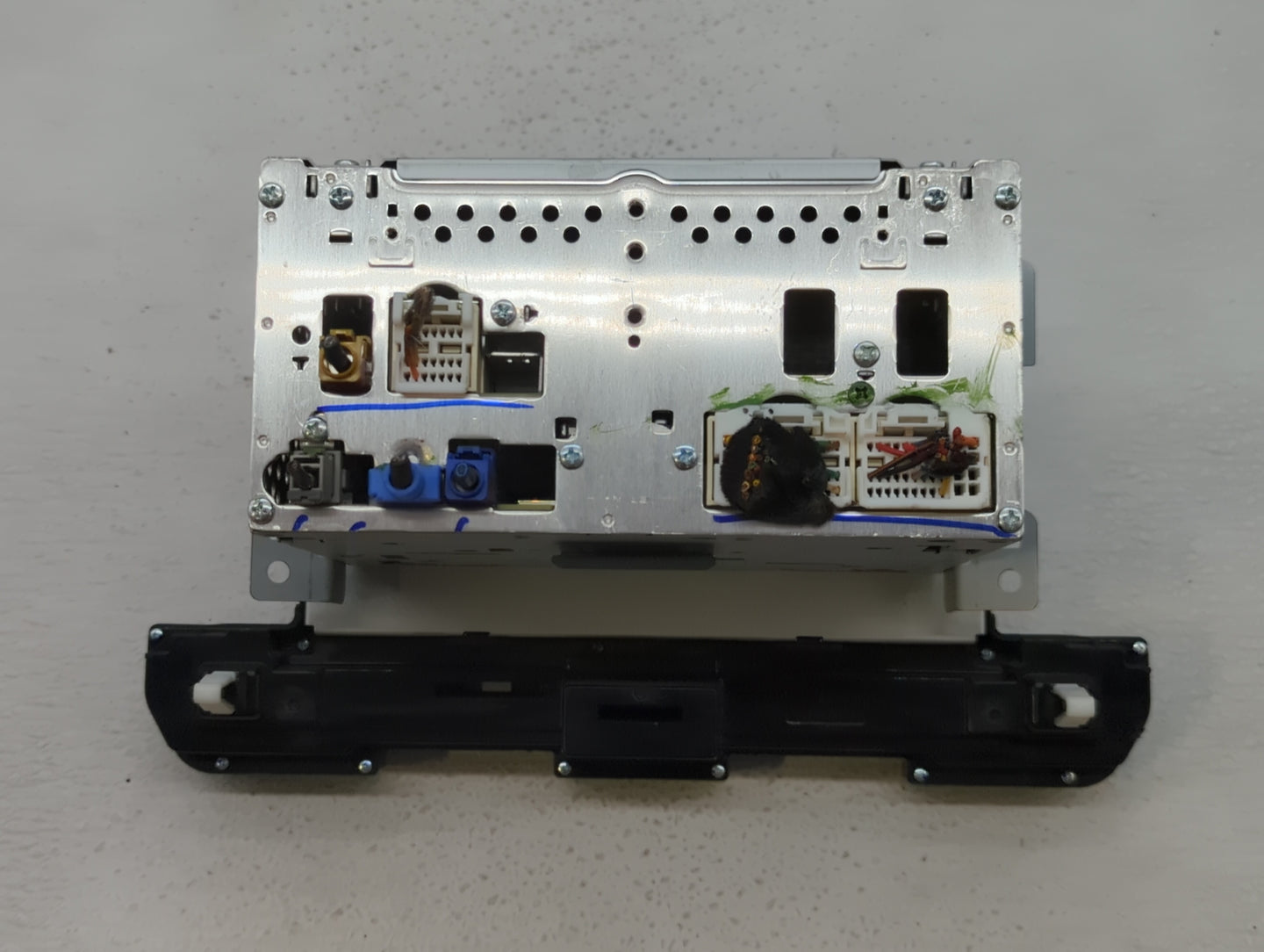 2017-2018 Hyundai Elantra Am Fm Cd Player Radio Receiver - Oemusedautoparts1.com