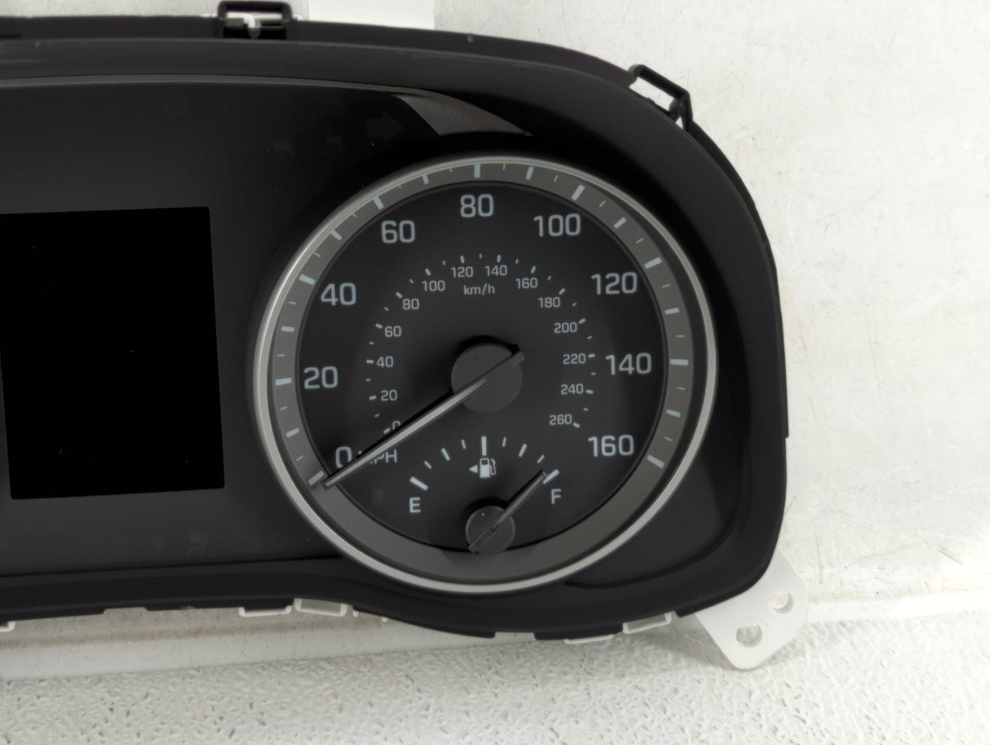 2017-2018 Hyundai Elantra Instrument Cluster Speedometer Gauges P/N:94011-F3012 Fits Fits 2017 2018 OEM Used Auto Parts - Oe