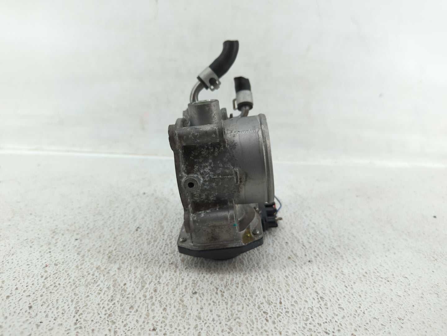 2011-2020 Hyundai Elantra Throttle Body P/N:35100-2E000 Fits Fits 2011 2012 2013 2014 2015 2016 2017 2018 2019 2020 2021 OEM