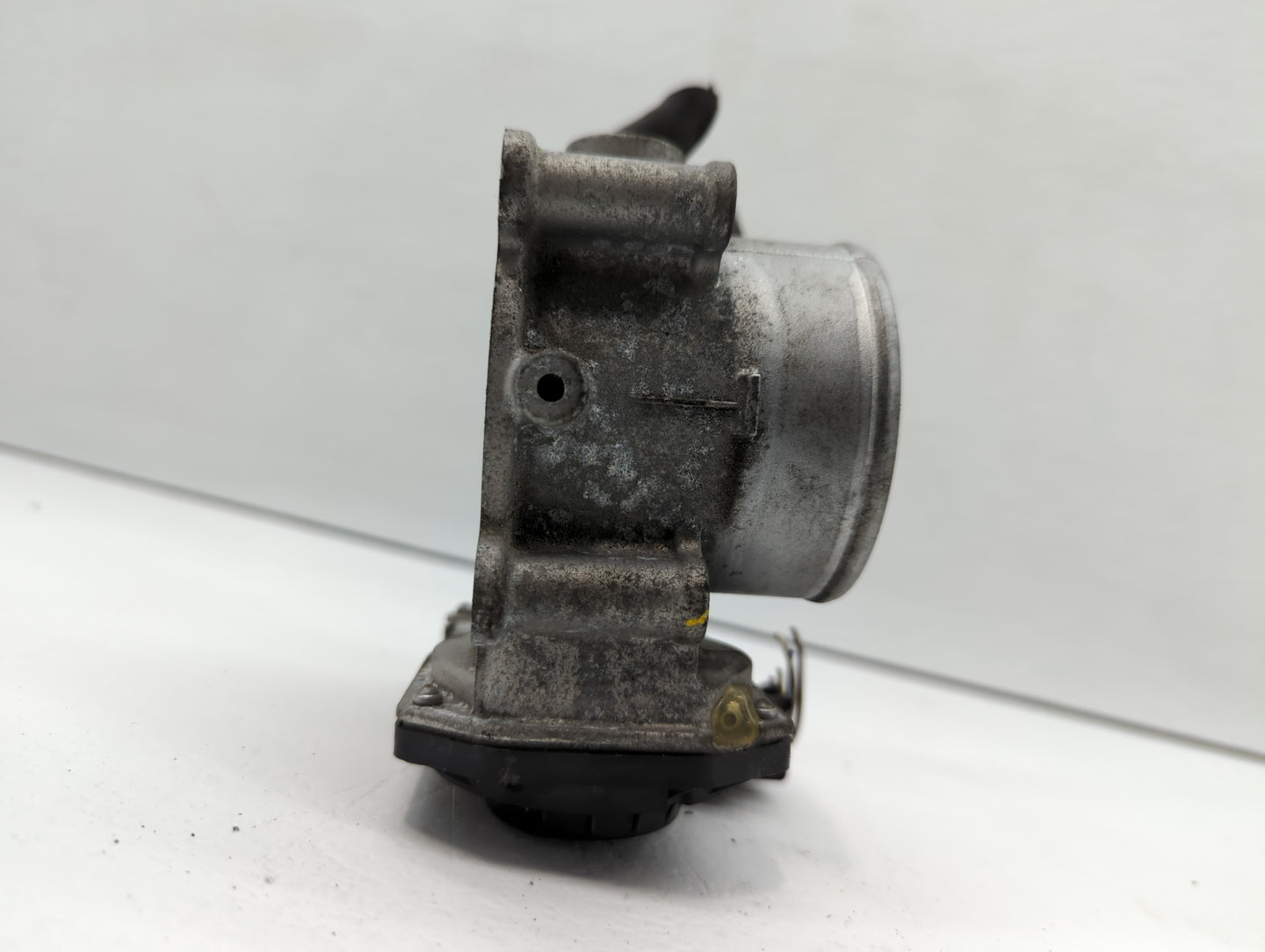 2011-2020 Hyundai Elantra Throttle Body P/N:35100-2E000 Fits Fits 2011 2012 2013 2014 2015 2016 2017 2018 2019 2020 2021 OEM