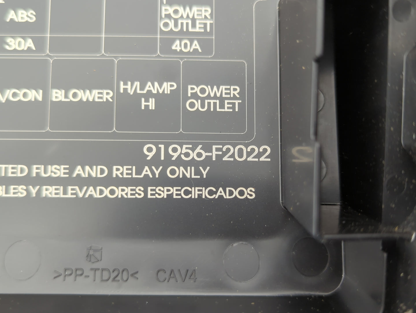 2018 Hyundai Elantra Fusebox Fuse Box Panel Relay Module P/N:91956-F2022 Fits OEM Used Auto Parts - Oemusedautoparts1.com