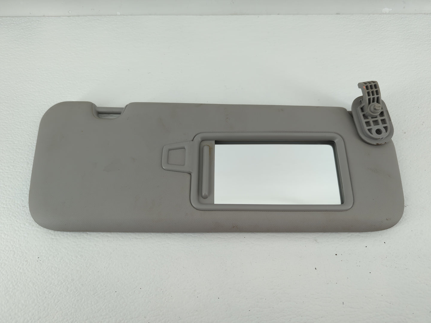 2017-2020 Hyundai Elantra Sun Visor Shade Replacement Passenger Right Mirror Fits Fits 2017 2018 2019 2020 OEM Used Auto Par
