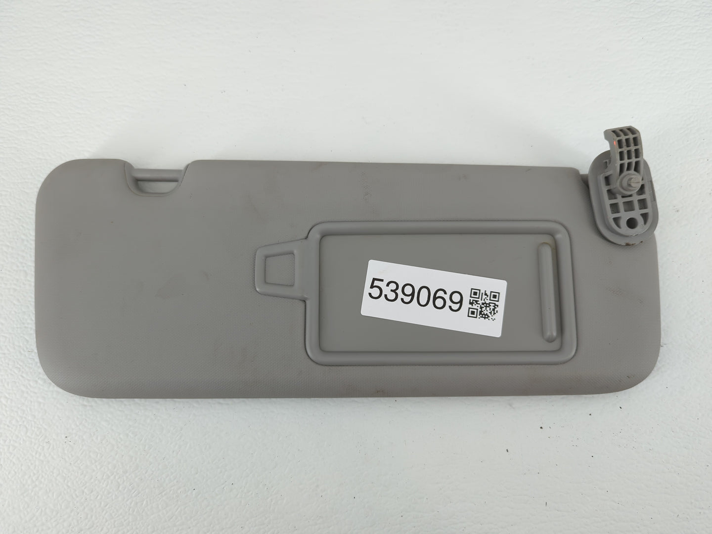 2017-2020 Hyundai Elantra Sun Visor Shade Replacement Passenger Right Mirror Fits Fits 2017 2018 2019 2020 OEM Used Auto Par