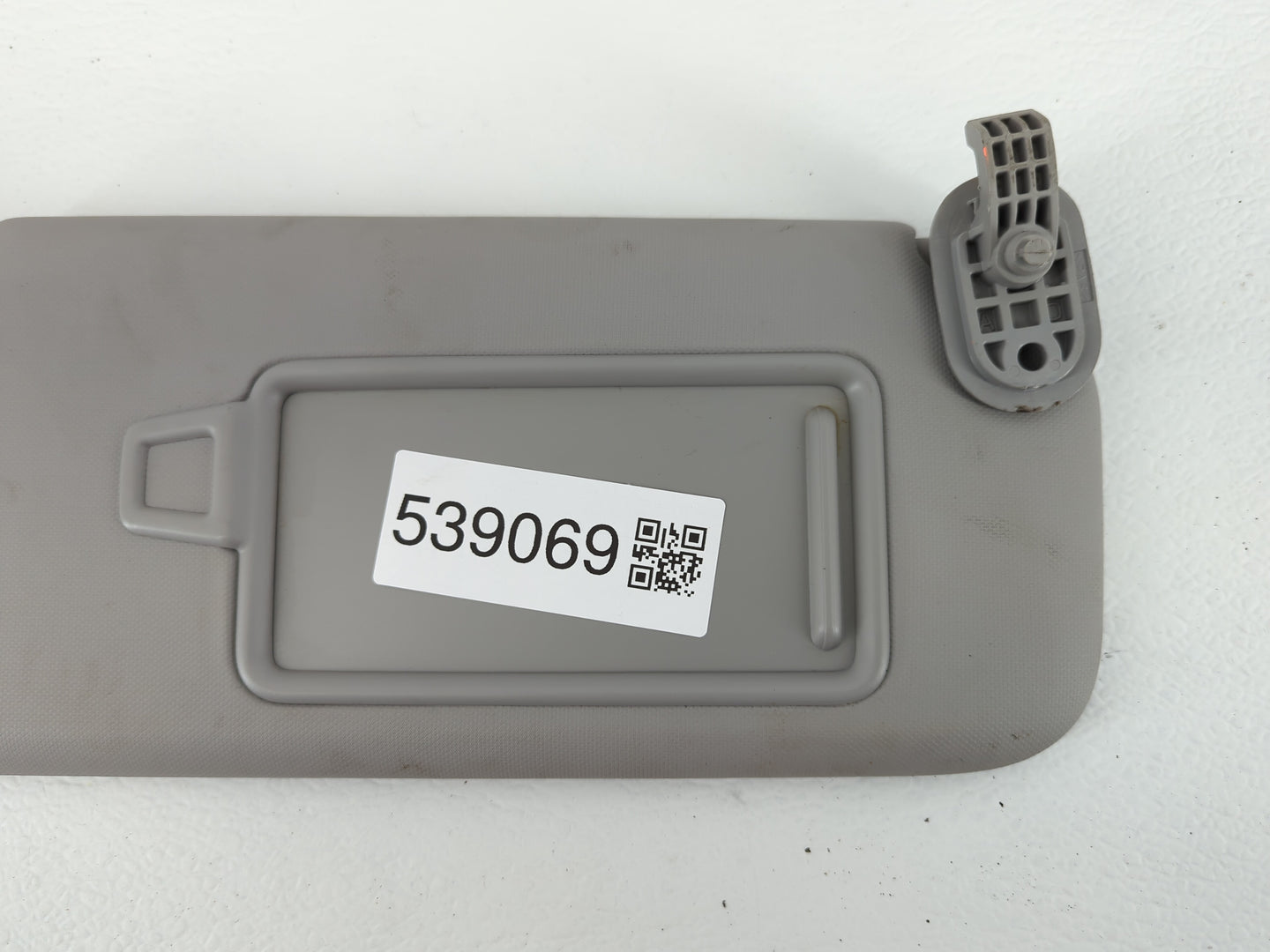 2017-2020 Hyundai Elantra Sun Visor Shade Replacement Passenger Right Mirror Fits Fits 2017 2018 2019 2020 OEM Used Auto Par