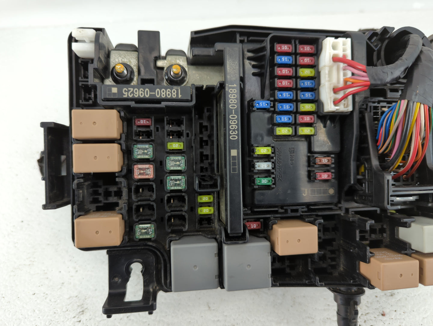 2018 Hyundai Elantra Fusebox Fuse Box Panel Relay Module P/N:91203 F2485C 91203 F2485A Fits OEM Used Auto Parts - Oemusedaut