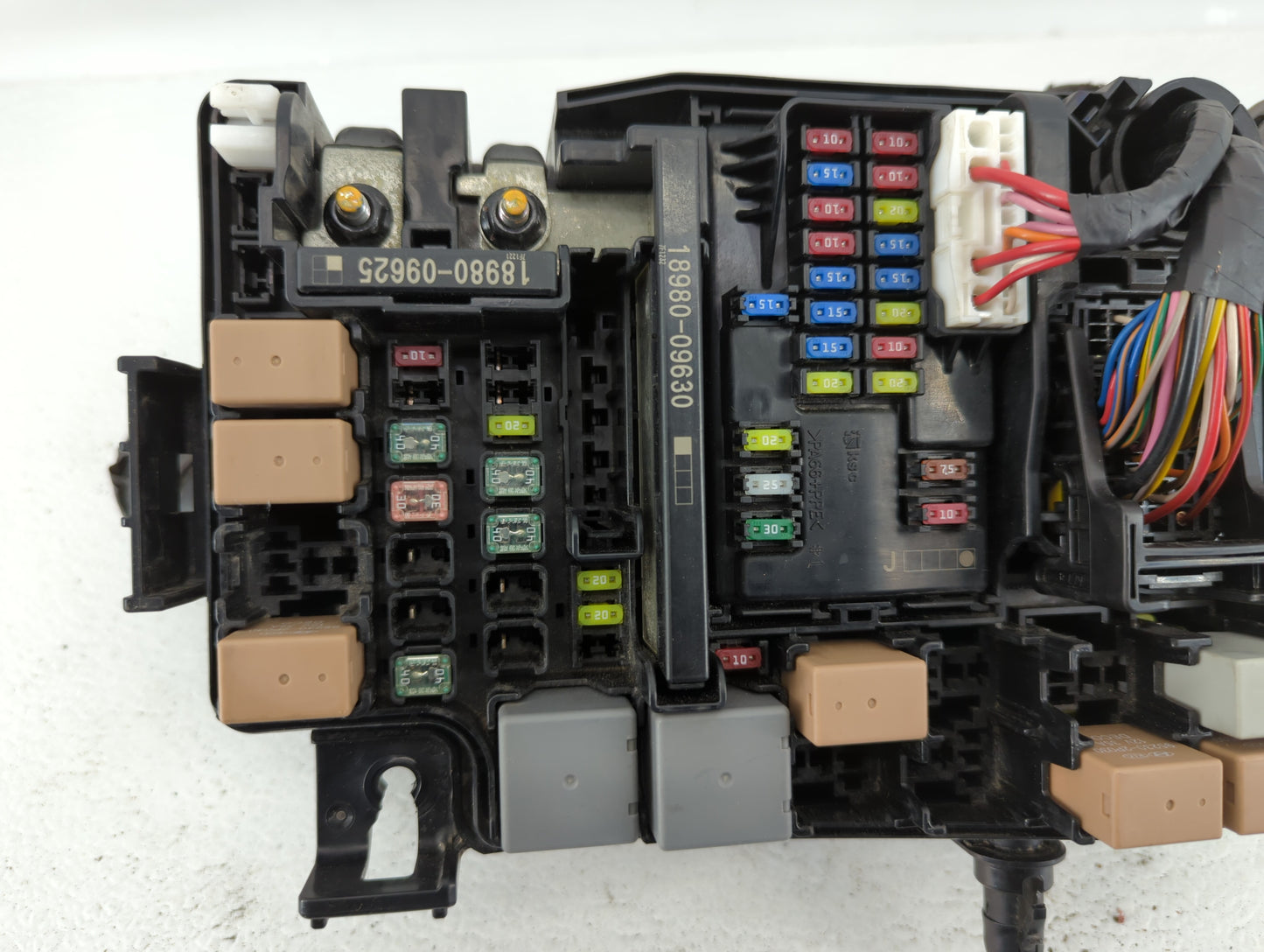 2018 Hyundai Elantra Fusebox Fuse Box Panel Relay Module P/N:91203 F2485C 91203 F2485A Fits OEM Used Auto Parts - Oemusedaut