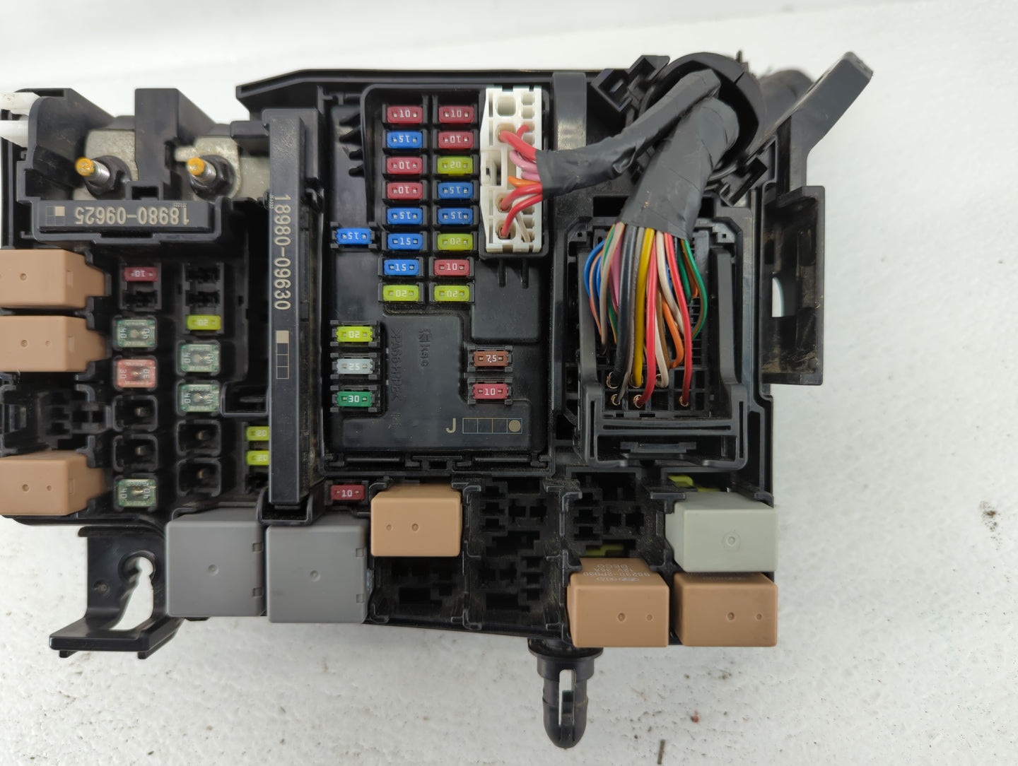 2018 Hyundai Elantra Fusebox Fuse Box Panel Relay Module P/N:91203 F2485C 91203 F2485A Fits OEM Used Auto Parts - Oemusedaut