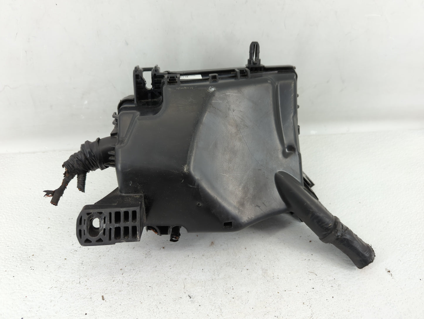 2018 Hyundai Elantra Fusebox Fuse Box Panel Relay Module P/N:91203 F2485C 91203 F2485A Fits OEM Used Auto Parts - Oemusedaut