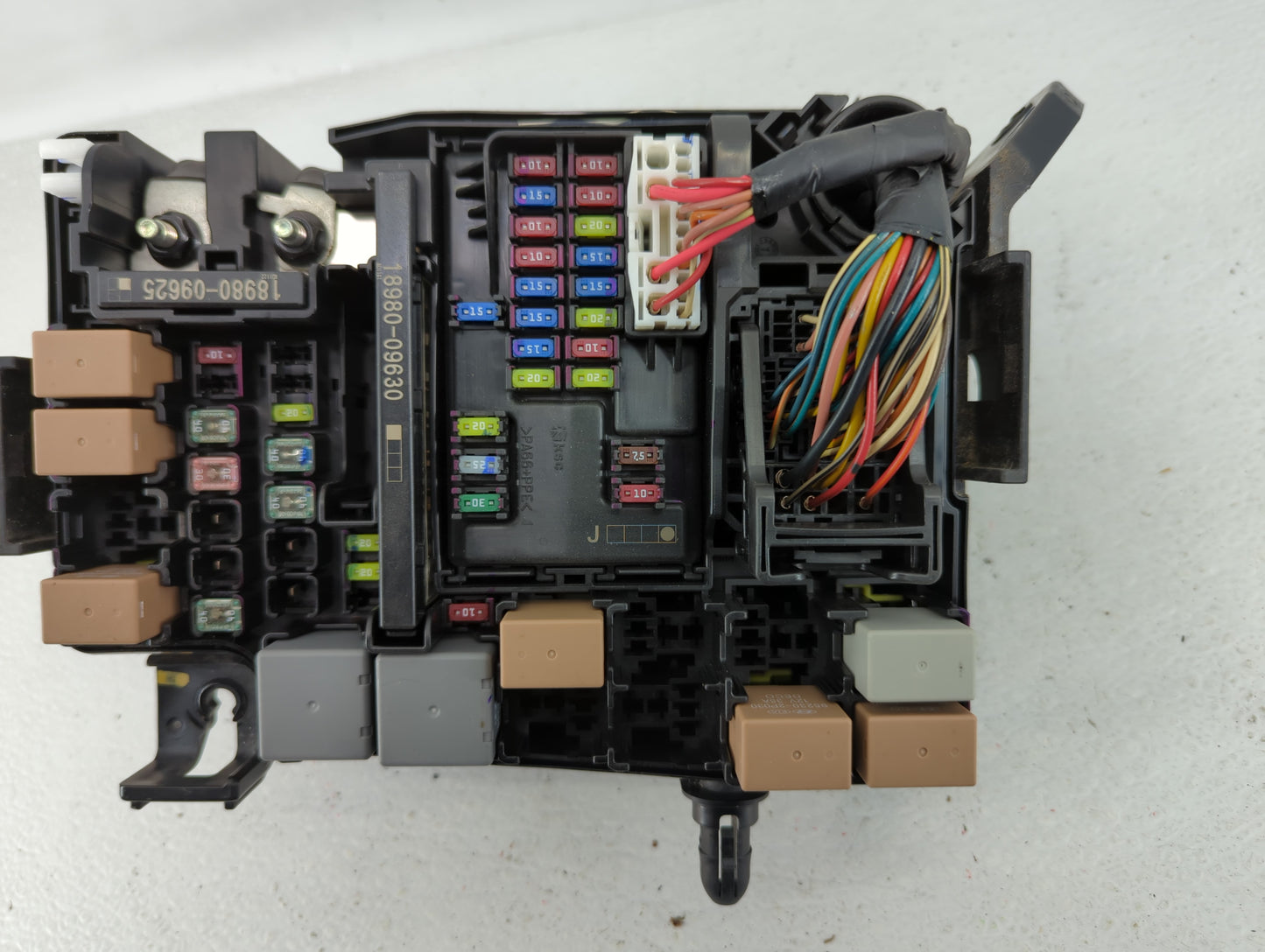 2018 Hyundai Elantra Fusebox Fuse Box Panel Relay Module P/N:91956-F2022 Fits OEM Used Auto Parts - Oemusedautoparts1.com
